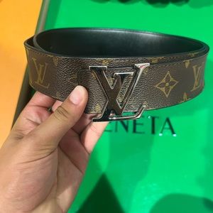 Louis Vuitton Initiales 40MM Reversible Belt. Men’s.
